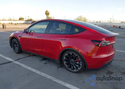 2022 Tesla Model Y Performance Dual Motor All-Wheel Drive z USA, uszkodzony, nr VIN 7SAYGDEFXNF511441